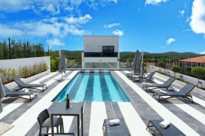 Hotels in Flengi